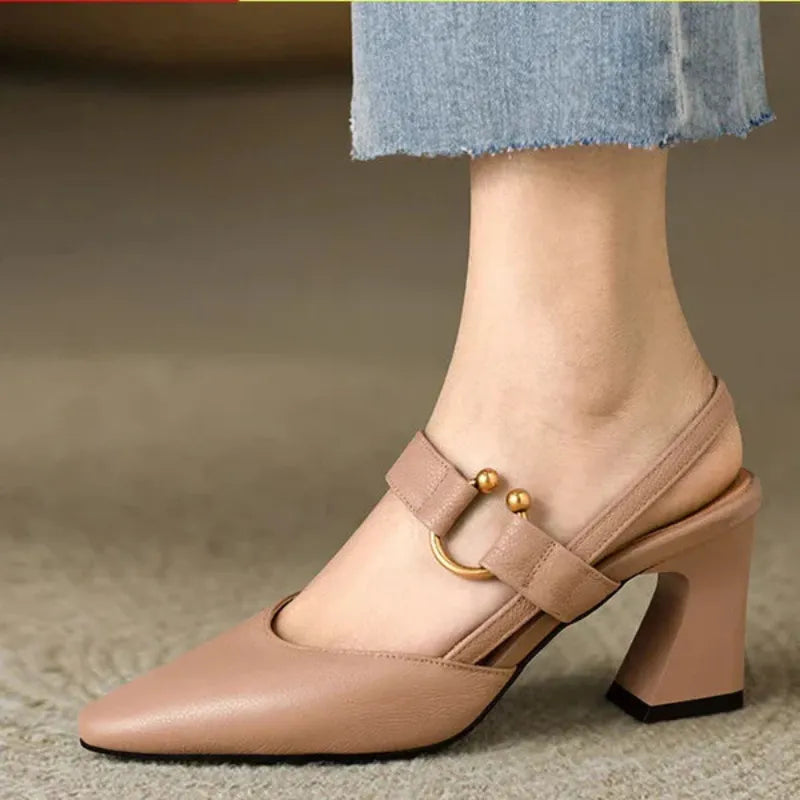 https://cdn.shopify.com/s/files/1/0903/1545/6846/files/Divina06.jpg?v=1747783646