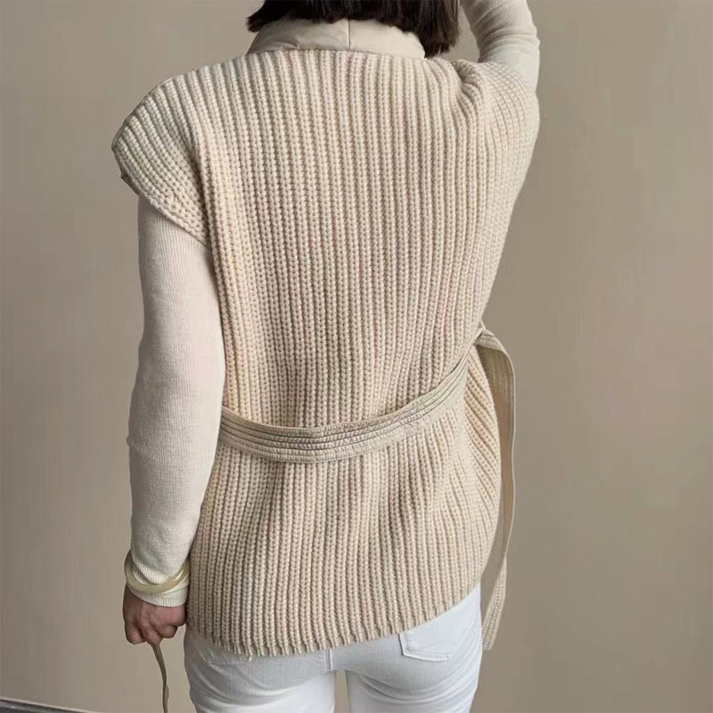 https://cdn.shopify.com/s/files/1/0903/1545/6846/files/MarveilFurCollaredAviatorJacket_aa09933c-9469-4ec7-8850-8271cc0933c7.jpg?v=1760276350