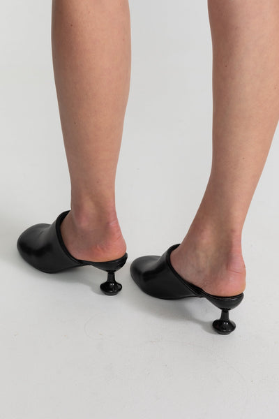 Corinne Rove Czarne Mules na Rzeźbionym Obcasie Kwadratowy Nosek Eleganckie Wygodne Stylowe